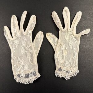 Vintage 1950's Lace Gloves size 6/7